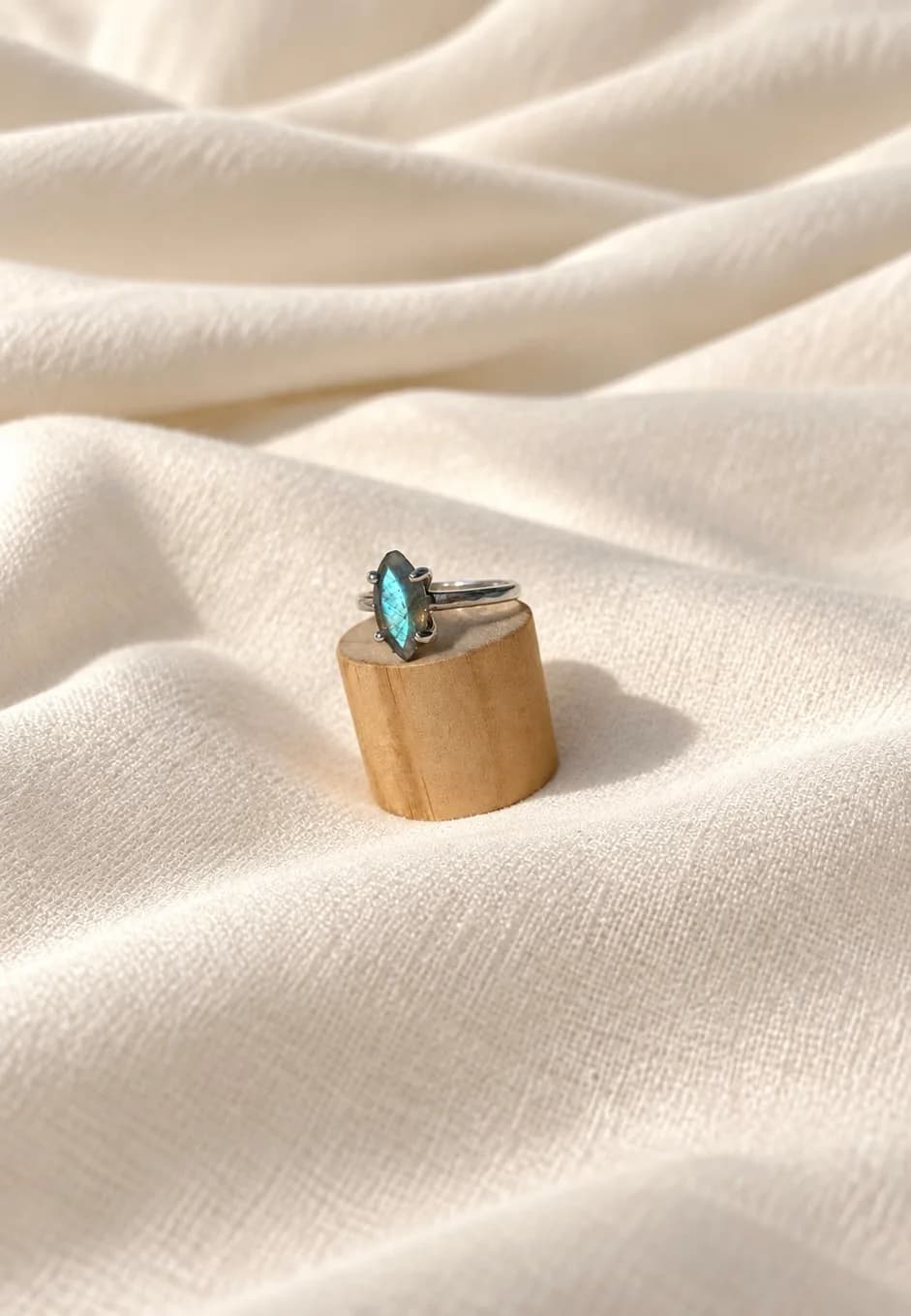 MINI LABRADORITE MARQUISE RING